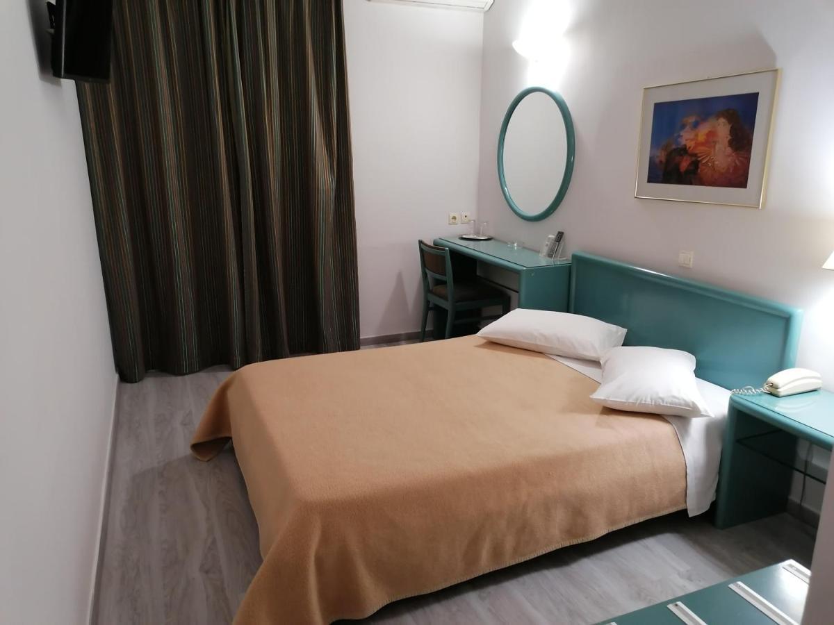 Hotel Galaxias Agrinio Esterno foto