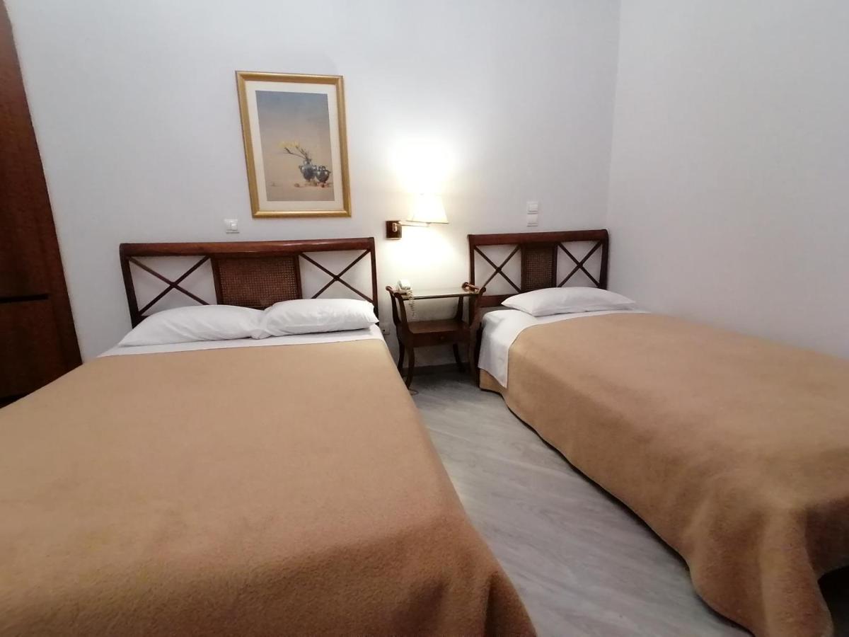 Hotel Galaxias Agrinio Esterno foto